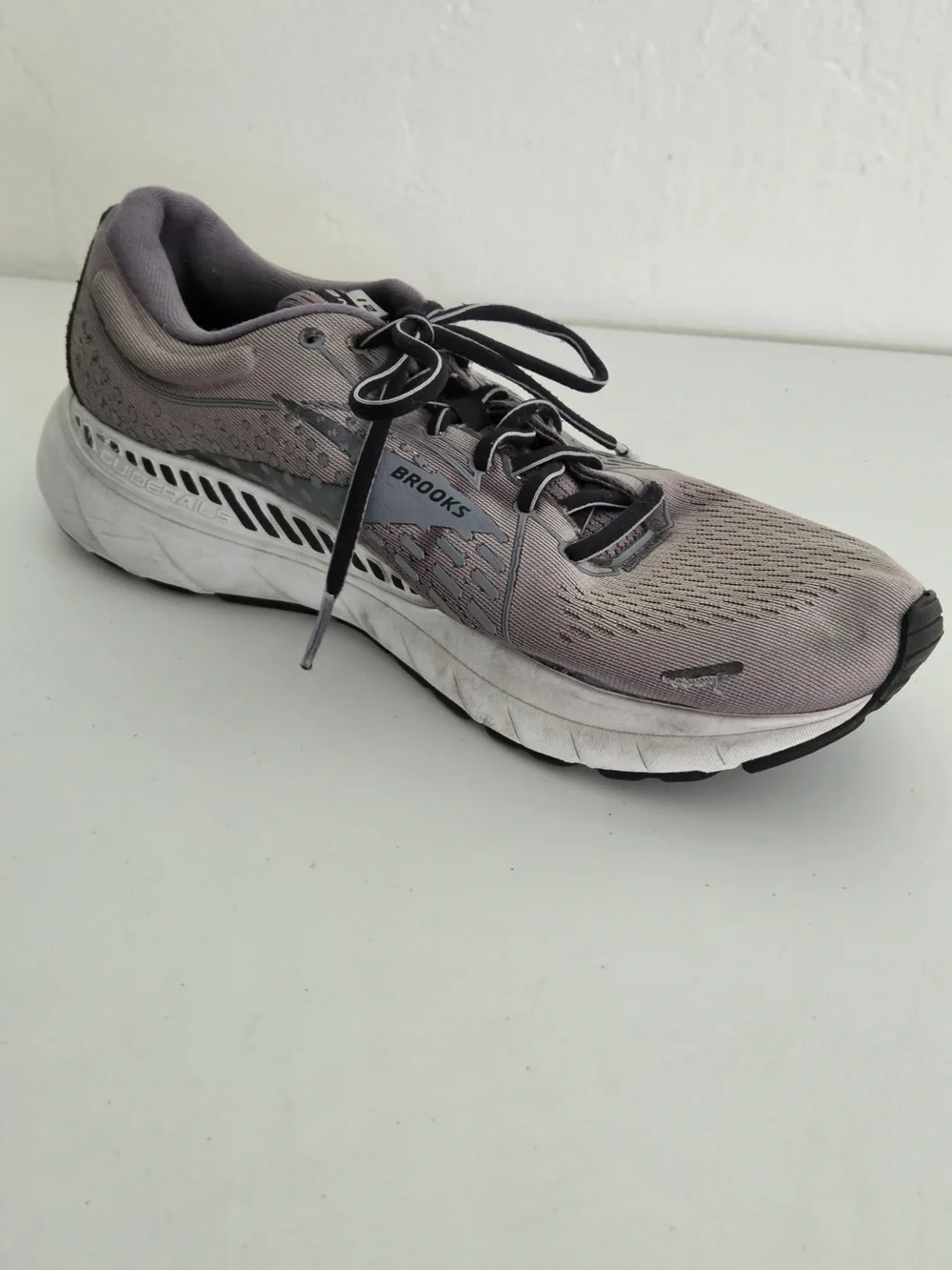 Brooks Men’s Adrenaline 21 GTS Running Shoes Gray Purple Size 11 Worn
